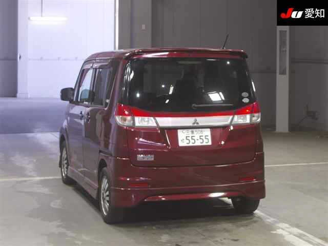 MITSUBISHI DELICA D2 2011