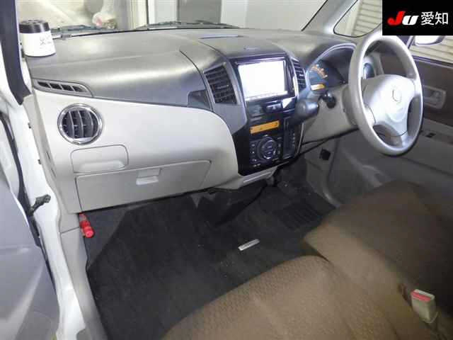 NISSAN ROOX 2010