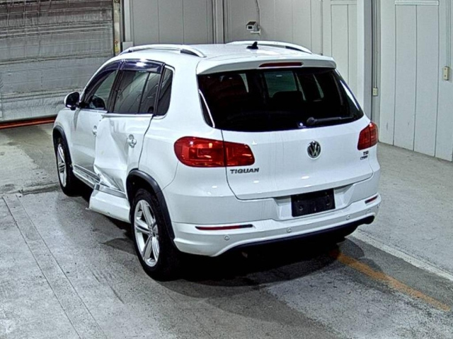 VOLKSWAGEN TIGUAN 2015