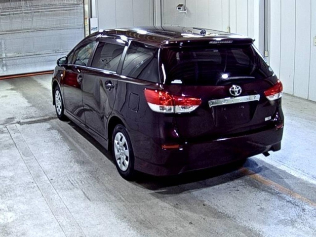 TOYOTA WISH 2010