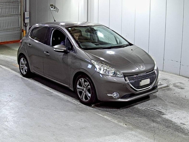 PEUGEOT 208 2014