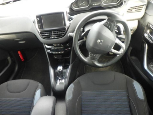 PEUGEOT 208 2014