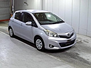 TOYOTA VITZ 2012