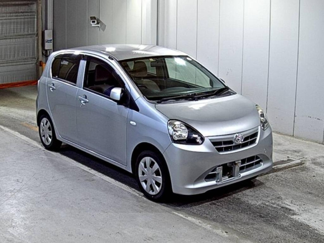 DAIHATSU MIRA E S 2012