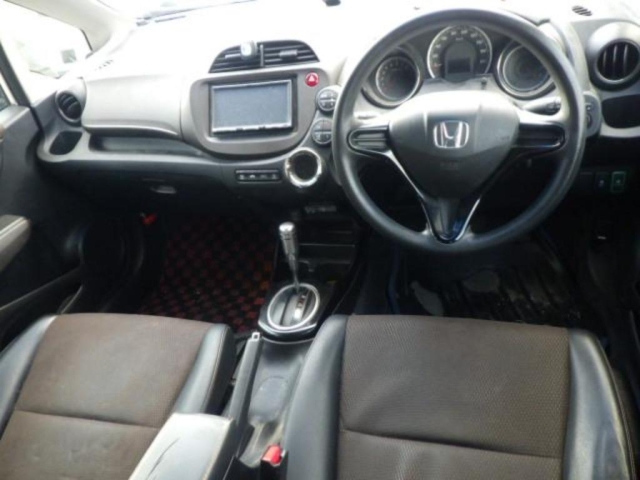 HONDA FIT SHUTTLE 2011