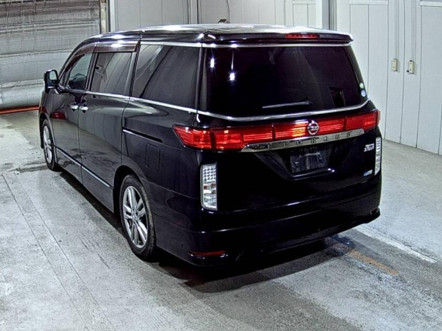 NISSAN ELGRAND 2010