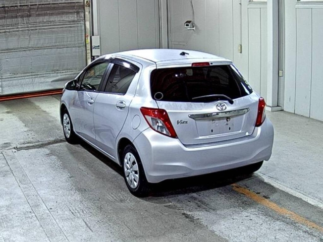 TOYOTA VITZ 2012