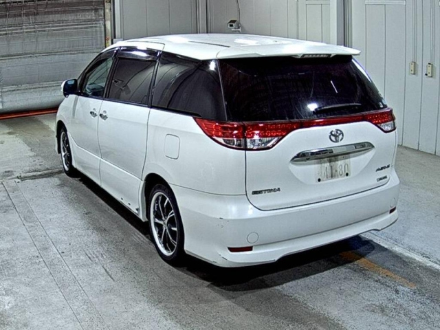 TOYOTA ESTIMA 2010