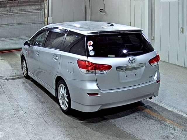 TOYOTA WISH 2009