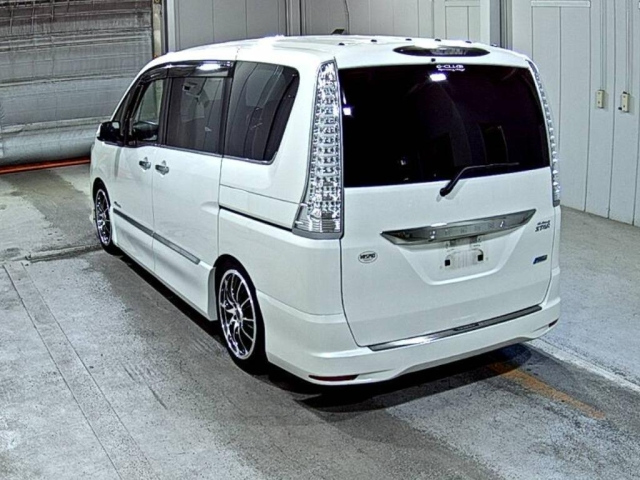 NISSAN SERENA 2013