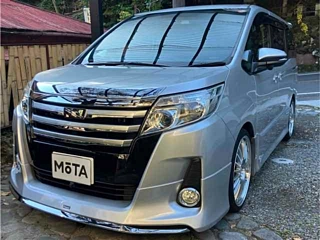 TOYOTA NOAH 2014