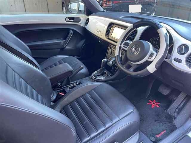 VOLKSWAGEN THE BEETLE 2012