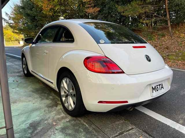VOLKSWAGEN THE BEETLE 2012
