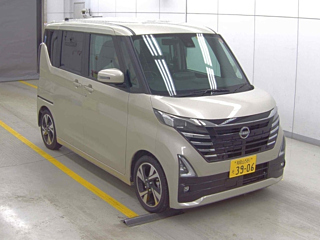NISSAN ROOX 2023