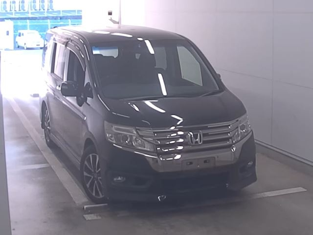 HONDA STEP WAGON 2013
