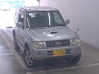 NISSAN KIX 2010