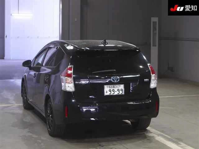 TOYOTA PRIUS ALPHA 2015