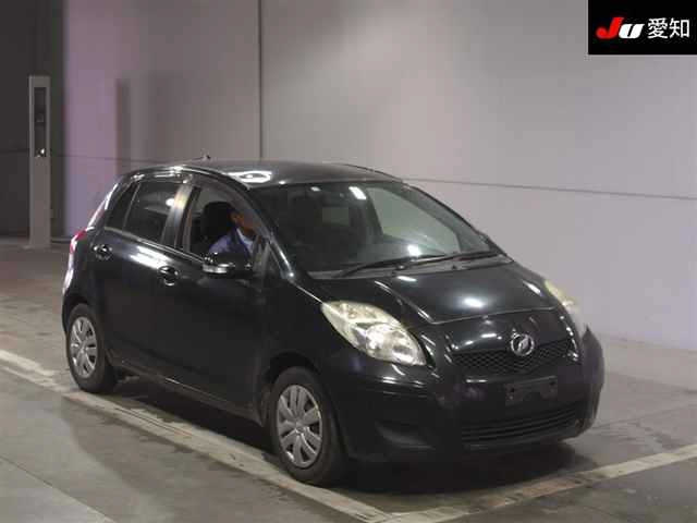 TOYOTA VITZ 2010