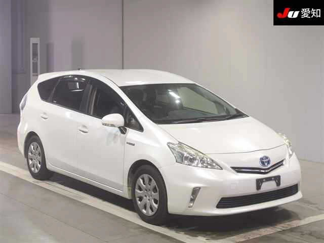 TOYOTA PRIUS ALPHA 2014