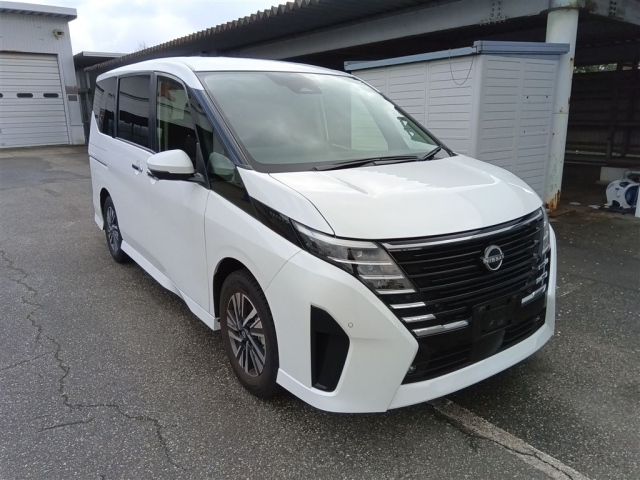 NISSAN SERENA