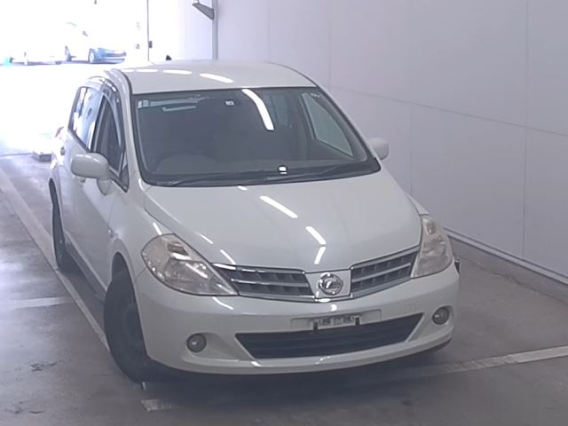 NISSAN TIIDA 2010