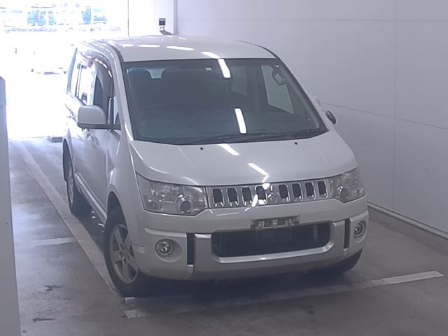 MITSUBISHI DELICA D5 2012