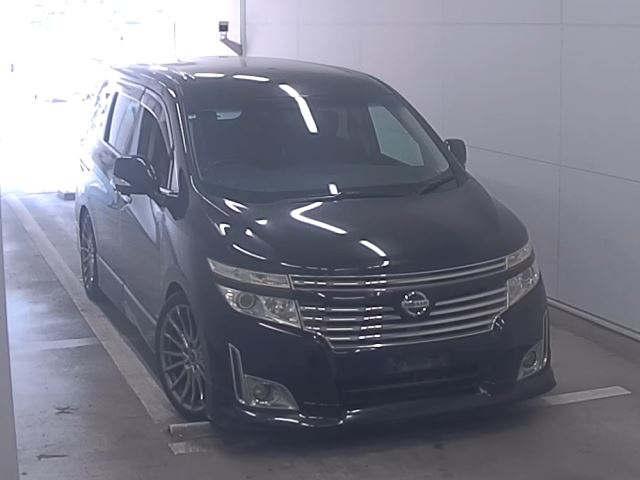 NISSAN ELGRAND 2010