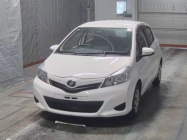 TOYOTA VITZ 2012