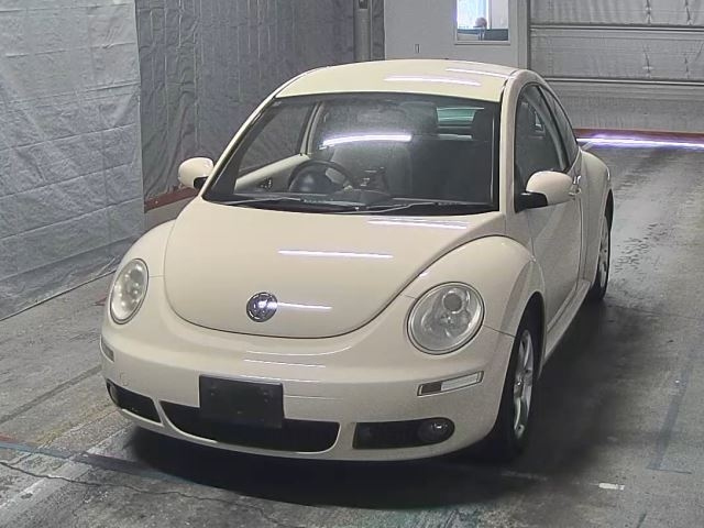 VOLKSWAGEN NEW BEETLE