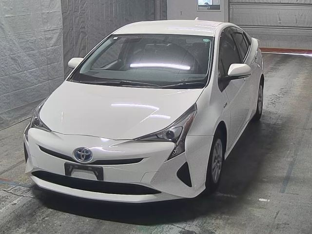 TOYOTA PRIUS 2018