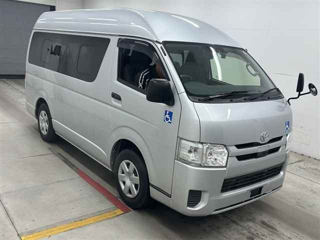TOYOTA REGIUS ACE VAN