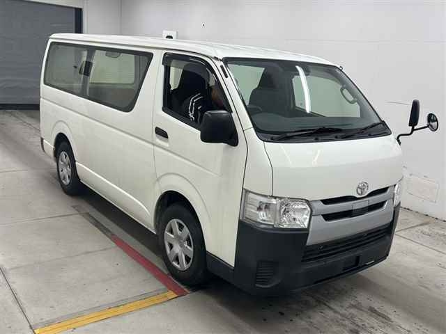 TOYOTA REGIUS ACE VAN