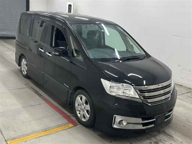 NISSAN SERENA 2013