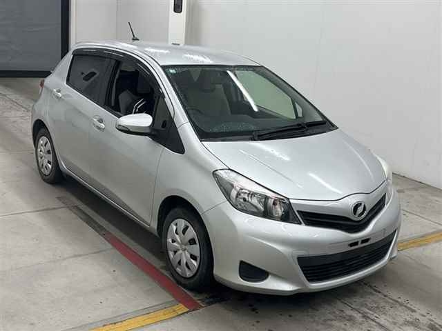 TOYOTA VITZ 2012