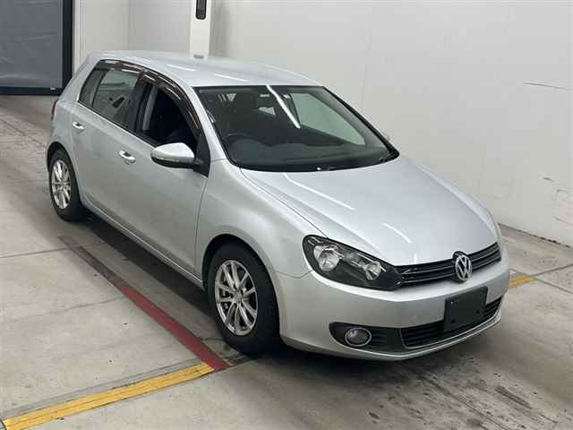 VOLKSWAGEN GOLF 2010