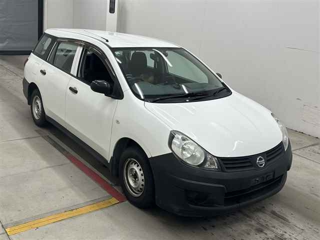 NISSAN AD 2010