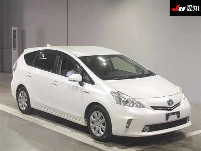 TOYOTA PRIUS ALPHA 2014