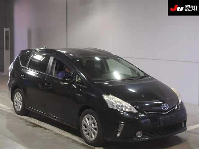 TOYOTA PRIUS ALPHA 2011
