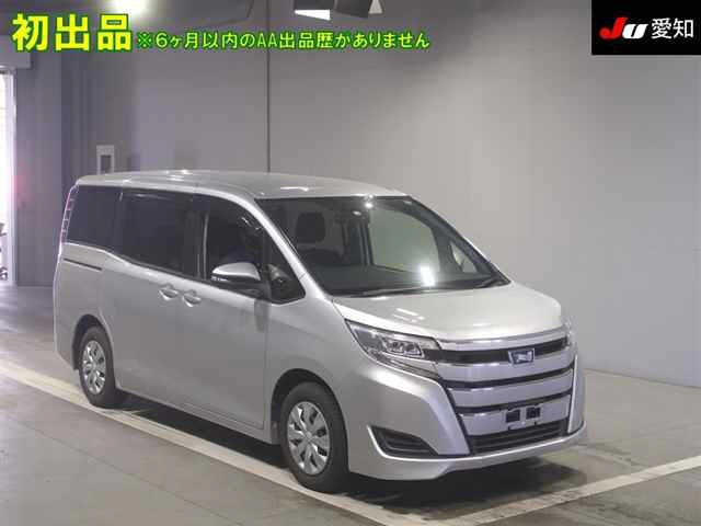 TOYOTA NOAH 2018