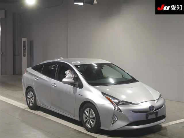 TOYOTA PRIUS 2016
