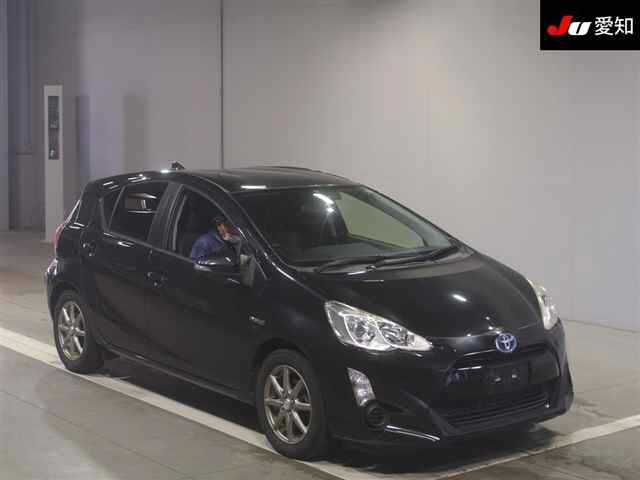 TOYOTA AQUA 2015