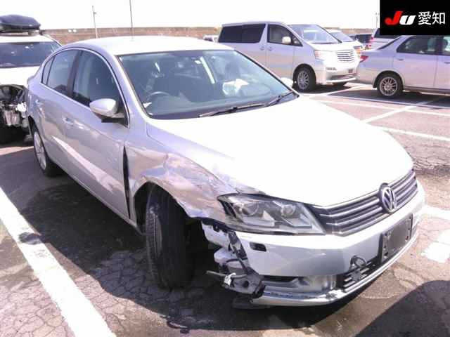 VOLKSWAGEN PASSAT 2011