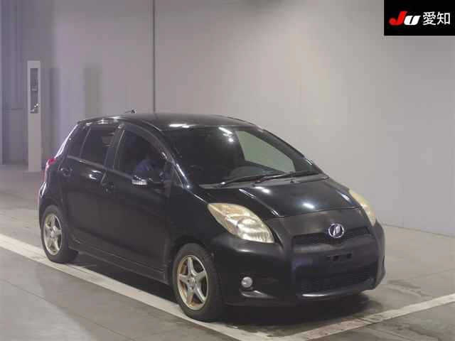TOYOTA VITZ 2010