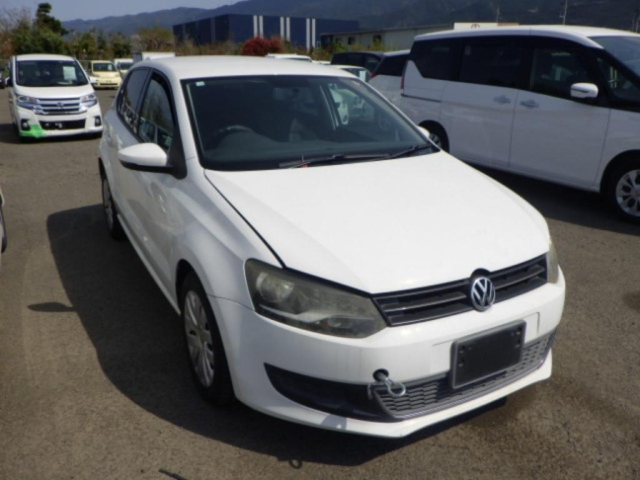 VOLKSWAGEN POLO 2012