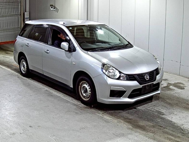 NISSAN AD 2019