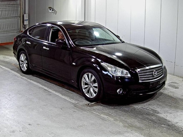 NISSAN FUGA 2011