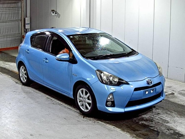 TOYOTA AQUA 2013