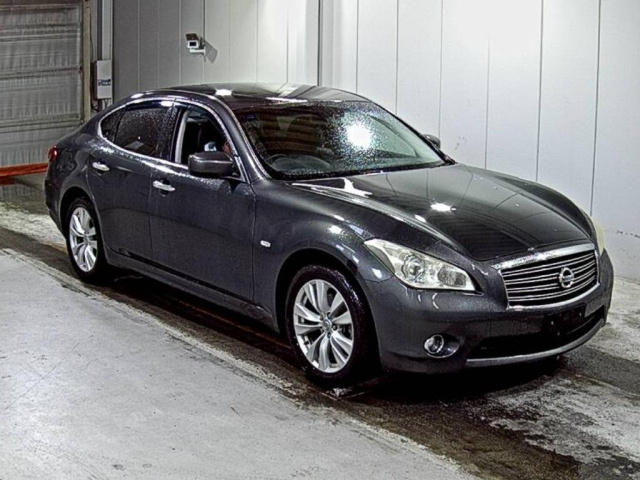 NISSAN FUGA 2010