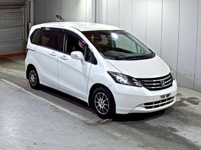 HONDA FREED 2011