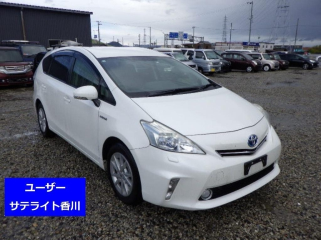 TOYOTA PRIUS ALPHA 2012
